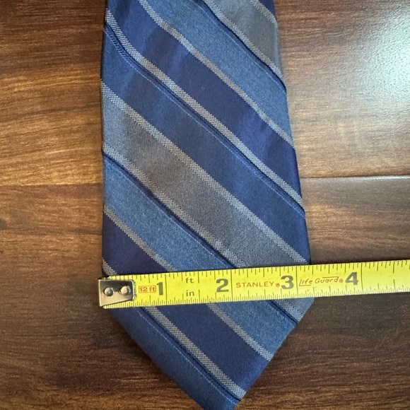 🍁SALE🍁 CALVIN KLEIN Blue and Gray Striped Silk Tie - Picture 10 of 10